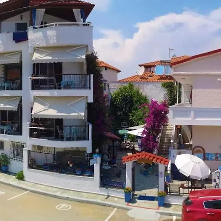 Haus Niko And Appartamento Nea Poteidaia